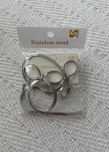 Puantiye Desenli Midi Kurdele Küpeler - Görsel 2