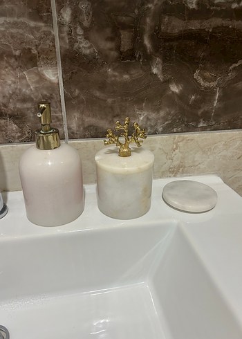 Beyaz Mermer Sıvı Sabunluk ve Dekoratif Kapaklı Kutu