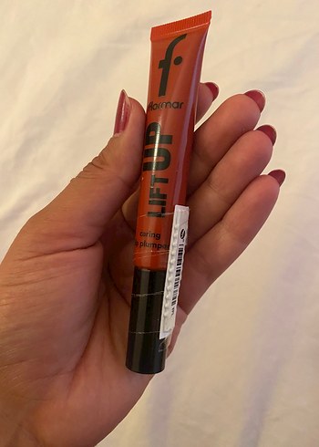 Beden Flormar Kırmızı Dudak Dolgunlaştırıcı