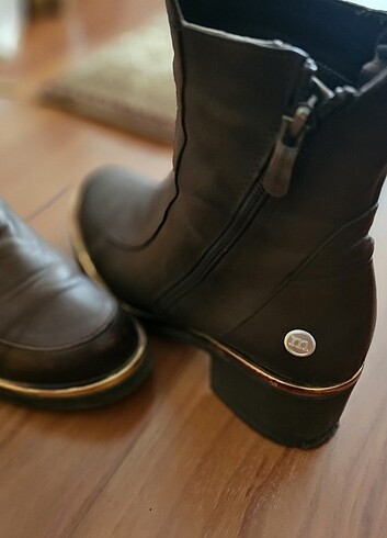38 Beden Mammamia az giyilmis bot 38 numara 5 cm topuk