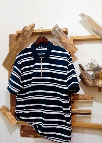 Fermuarlı Mavi Çizgili Polo Tişört