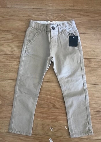 Zara Bej Düğmeli Erkek Çocuk Pantolonu