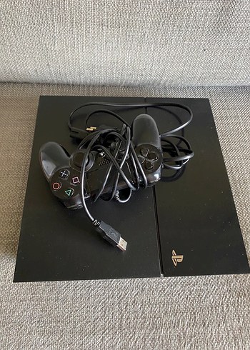 Beden PlayStation 4 Konsol ve Kablosuz Kontrolcü
