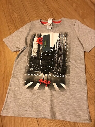 Benetton çocuk tshirt 8 yaş