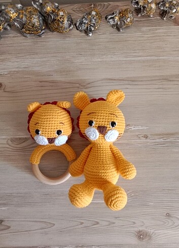 Amigurumi çıngırak ve oyun arkadaşı 