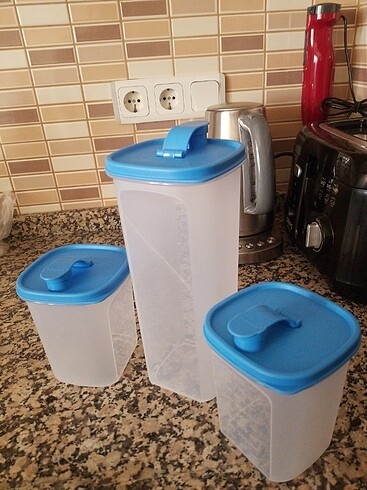 Tupperware saklama kabı ölçülü