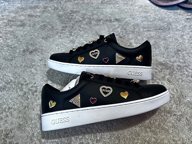 Guess Sneaker Special Design