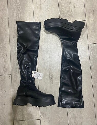 38 Beden siyah Renk Bershka Siyah Uzun Çizme