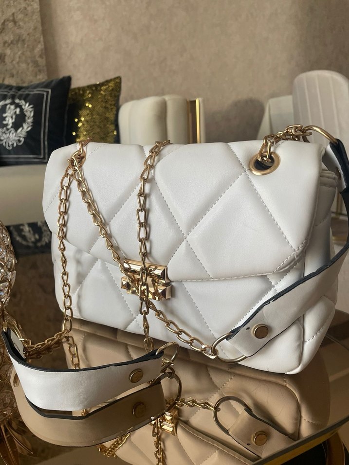 Beyaz Zincir Detaylı Deri Kadın Çanta - Görsel 2