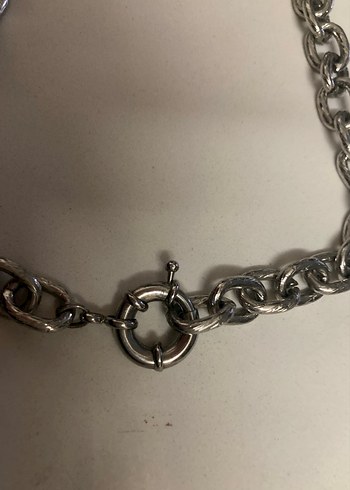 Gri Zincir Detaylı Kadın El Kolye - Görsel 2