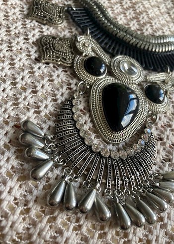 Gri Bohem Uzun Boncuklu Kolye - Görsel 2