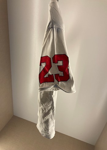 Beyaz Bulls Baskılı Tişört - Görsel 4