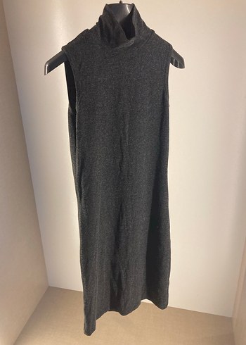 Gri Yüksek Yakalı Kolsuz Triko Elbise - Görsel 2