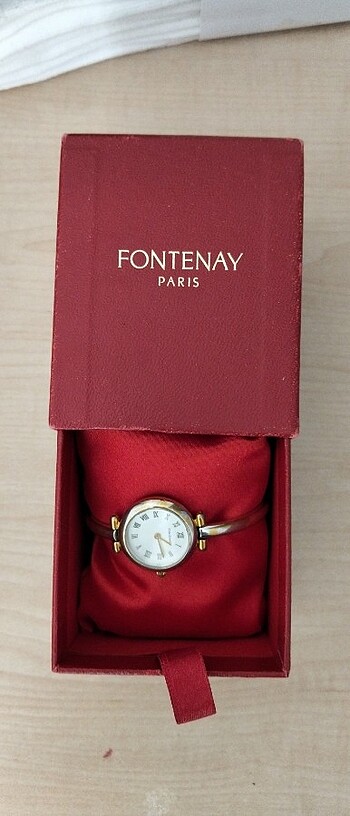 Fontenay bayan kol saati