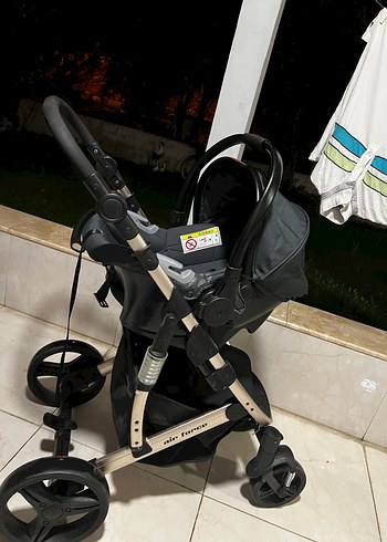 Sunny Baby Siyah ve Gri Bebek Arabası