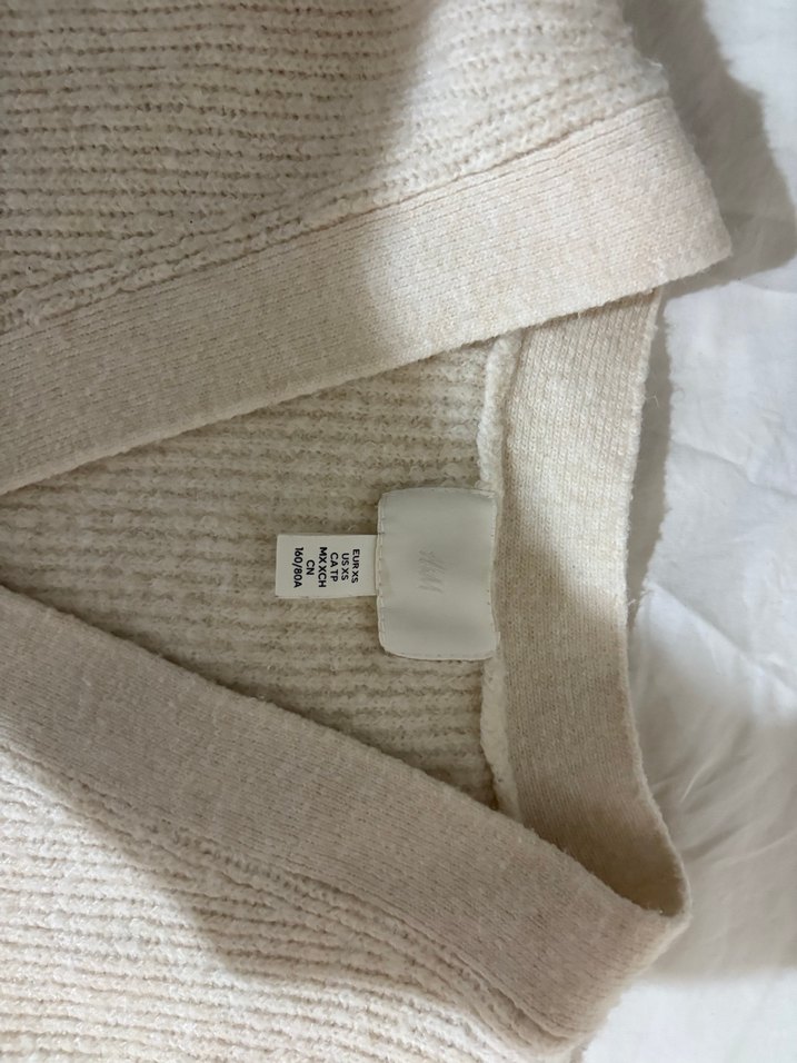 Bej V Yaka Örgü Kadın Hırka - Görsel 4