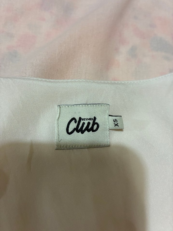 Beyaz Kolsuz V Yaka Keten Bluz - Görsel 2