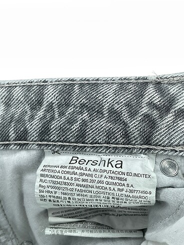 36 Beden gri Renk Bershka Jean / Kot %70 İndirimli.