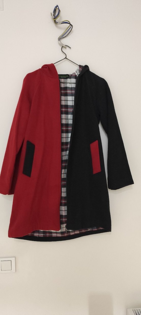 Kırmızı Siyah Fermuarlı Uzun Kaban - Görsel 3