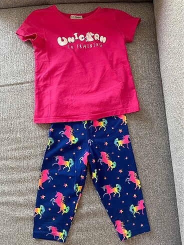 4-5 yaş T-shirt& tayt