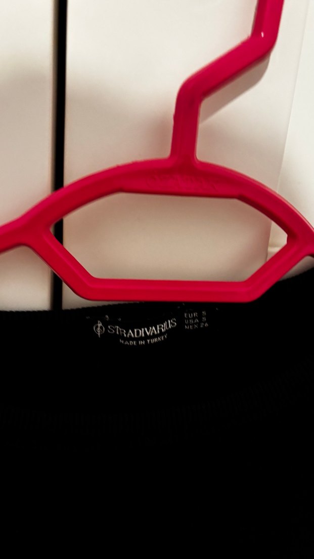 Kız Siyah Süet V Yakalı Tişört - Görsel 2