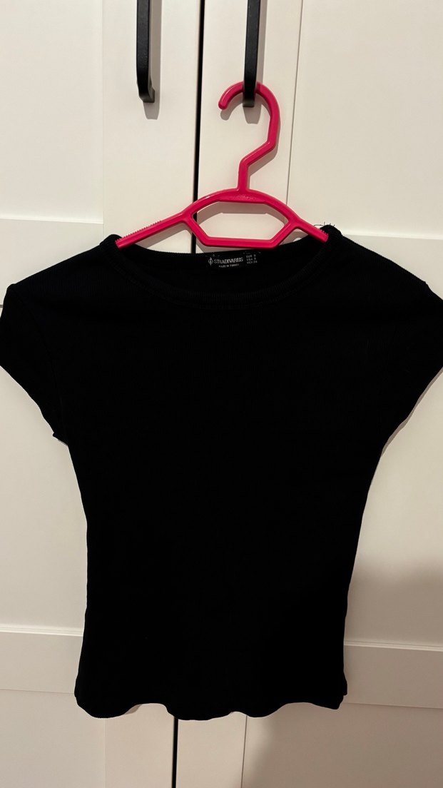 Kız Siyah Süet V Yakalı Tişört - Görsel 3