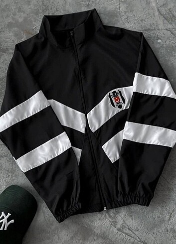 Beşiktaş yağmurluk 