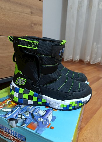 Skechers
