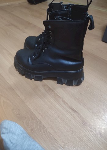 Siyah Platform Topuklu Kadın Goth Botları - Görsel 2