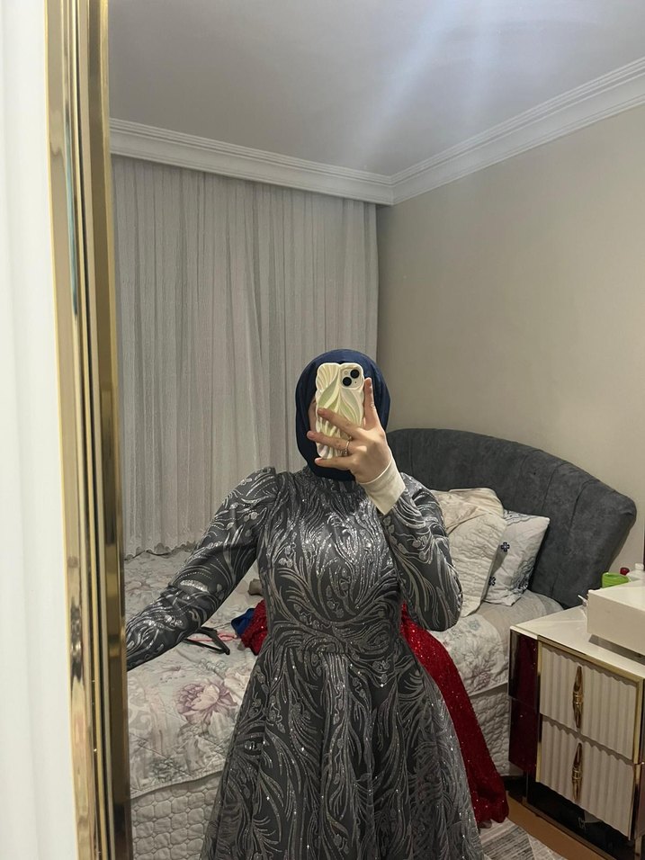 Gri Nakışlı Uzun Kollu Uzun Elbise - Görsel 3