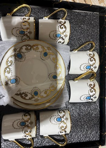  Beden beyaz Renk Altın detaylı beyaz porselen fincan seti