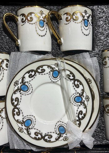  Beden Altın detaylı beyaz porselen fincan seti