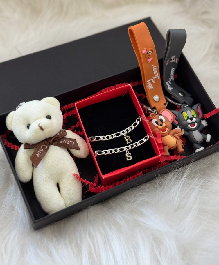 Çelik harf bileklik ile hediye kutusu - Görsel 2