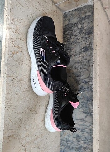 38,5 Beden Skechers bayan spor ayakkabı