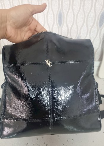 Kemal TANCA Parlak Siyah Deri Kadın Sırt Çantası