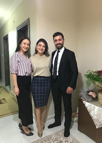 Gri Düğmeli Boğazlı Kadın Ofis Kıyafeti - Görsel 2