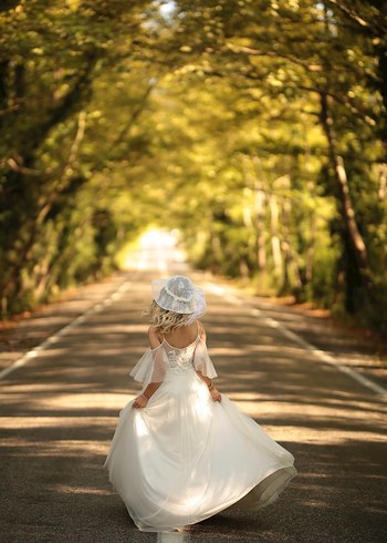 Sadece bir kere dış çekimde giyildi kuru temizlemesi yapıldı. - Görsel 2