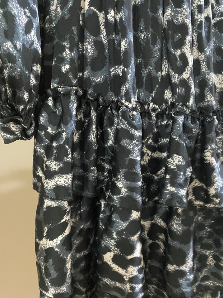 Gri Bağlama Desenli Fırfırlı Uzun Kollu Elbise - Görsel 4