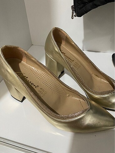 39 Beden altın Renk Klasik parlak gold topuklu ayakkabı stiletto temiz hiç kullanı