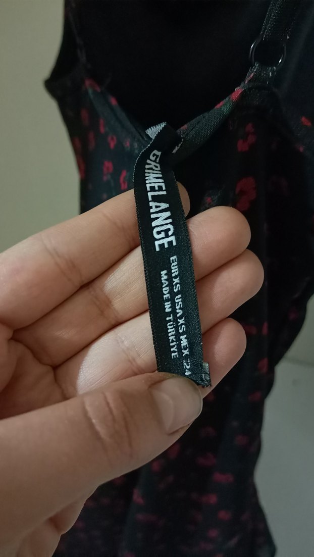 Siyah cicekli İnce Askılı Midi Elbise - Görsel 3