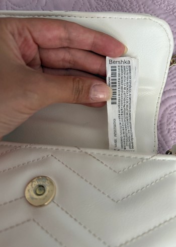 Beden beyaz Renk Bershka Zincir Detaylı Beyaz Nakışlı Kadın Çanta