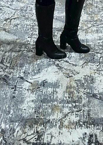 Siyah Deri Diz Üstü Topuklu Kadın Çizme - Görsel 3