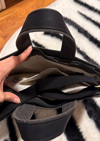 Siyah Fermuarlı Kadın Çantası - Görsel 3