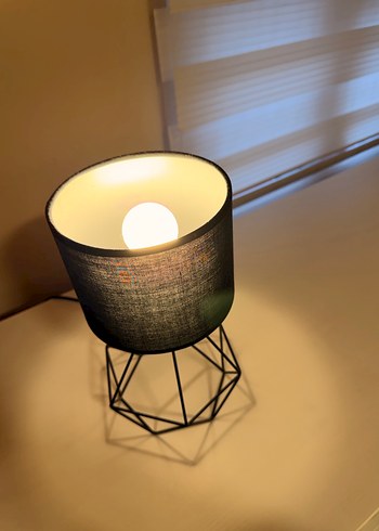 Siyah Metal Tabanlı Siyah Abajur - Görsel 3