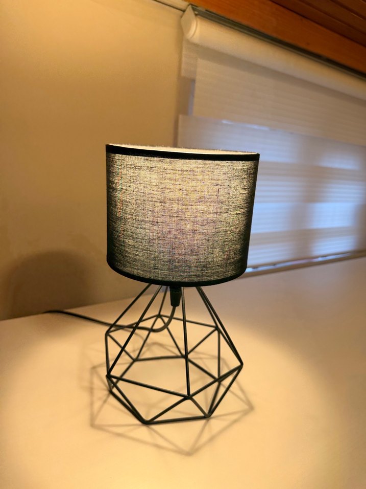 Siyah Metal Tabanlı Siyah Abajur - Görsel 4