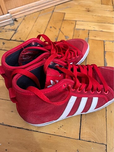Adidas Kırmızı ayakkabı