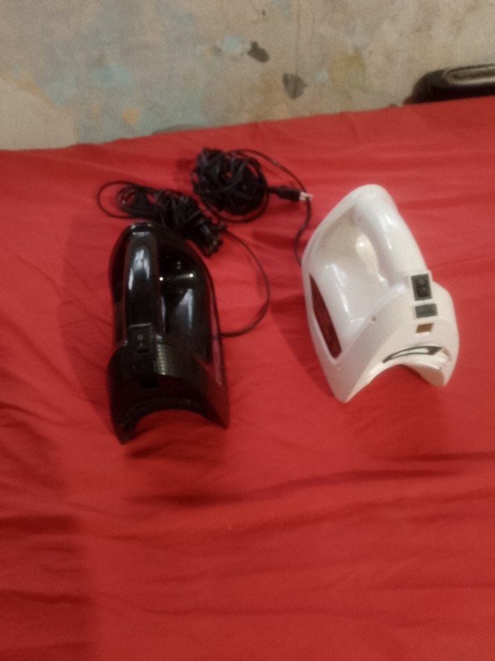 Beyaz ve Siyah Elektrikli Süpürge Gövdeleri - Görsel 2