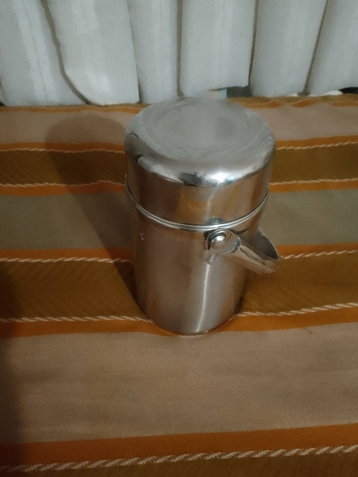 Gri Metal Kapaklı Saklama Kabı - Görsel 2