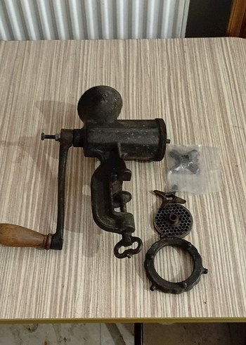 Kahverengi Metal Kıyma Makinesi - Görsel 2