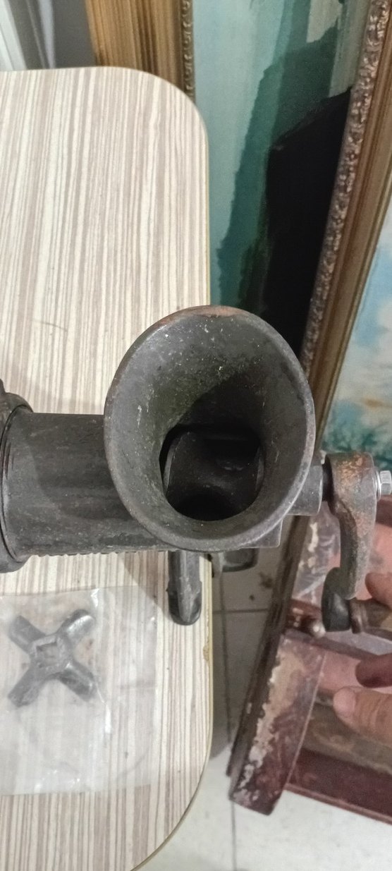 Kahverengi Metal Kıyma Makinesi - Görsel 5